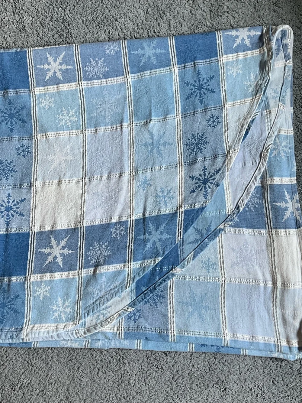 Blue White Plaid Winter Snowflake Oval Tablecloth